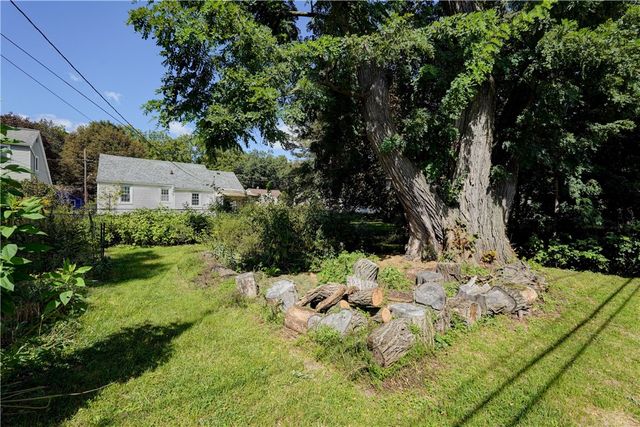 100 Meadowbrook Road, Rochester, NY 14620