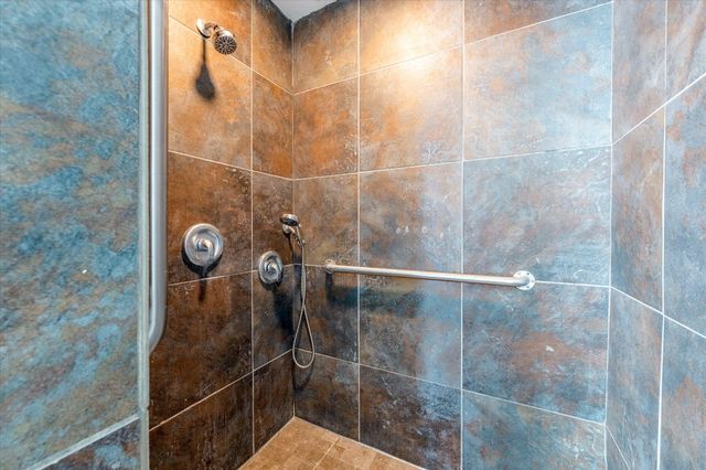 2733 2ND Avenue, Council Bluffs, IA 51501