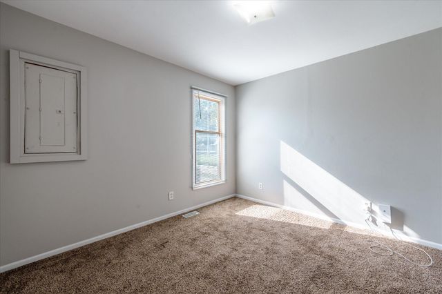 2733 2ND Avenue, Council Bluffs, IA 51501