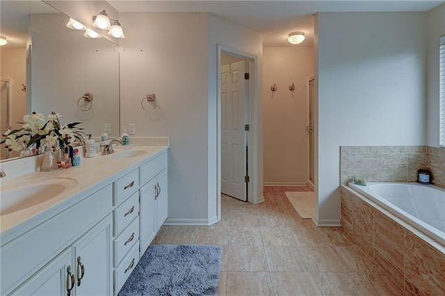 4801 Edgehill Street, Leavenworth, KS 66048