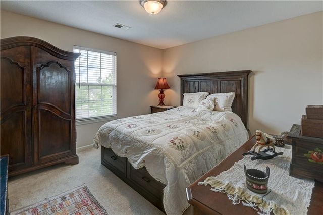 4801 Edgehill Street, Leavenworth, KS 66048
