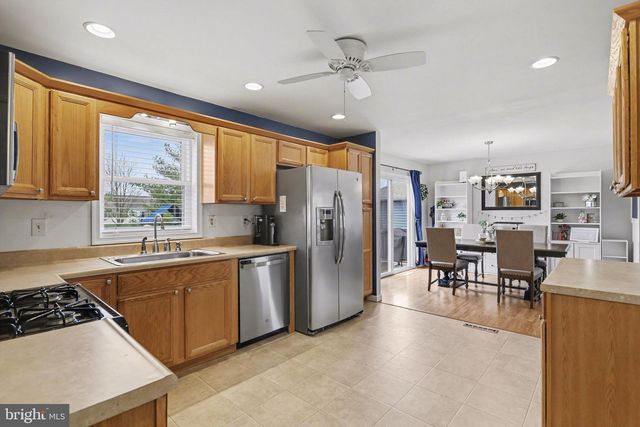 19 STAYMAN WAY, Littlestown, PA 17340