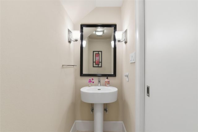 2409 Bering Drive 21, Houston, TX 77057