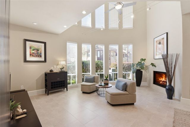 2409 Bering Drive 21, Houston, TX 77057