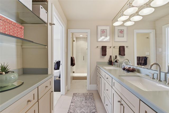 2409 Bering Drive 21, Houston, TX 77057