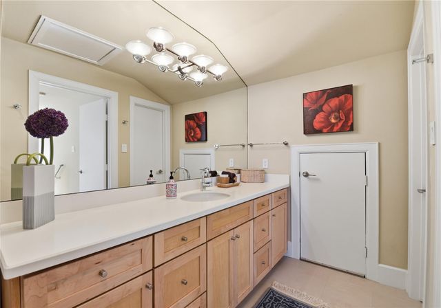 2409 Bering Drive 21, Houston, TX 77057