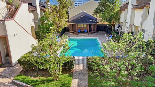 2409 Bering Drive 21, Houston, TX 77057