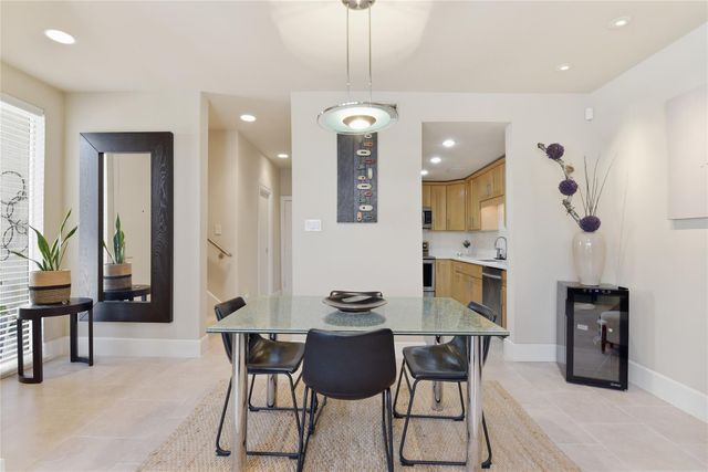 2409 Bering Drive 21, Houston, TX 77057