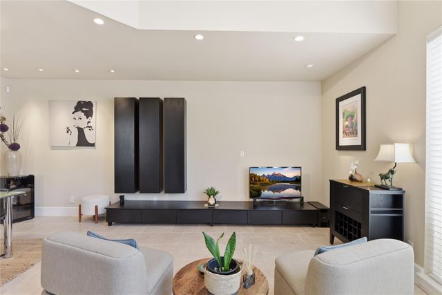 2409 Bering Drive 21, Houston, TX 77057