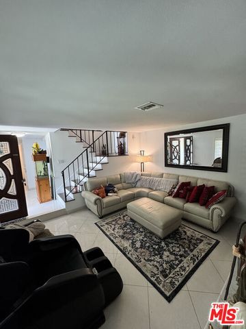 10204 Hanna Avenue, Chatsworth, CA 91311