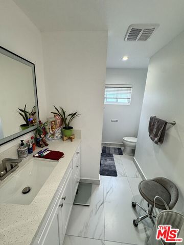 10204 Hanna Avenue, Chatsworth, CA 91311