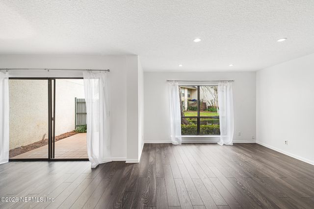 10150 LEISURE Lane N 23, Jacksonville, FL 32256