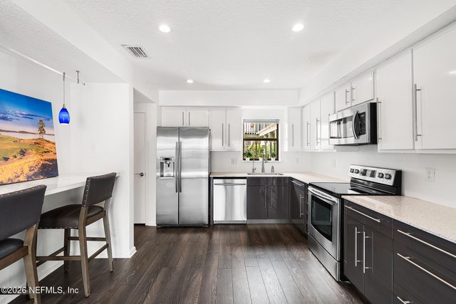 10150 LEISURE Lane N 23, Jacksonville, FL 32256