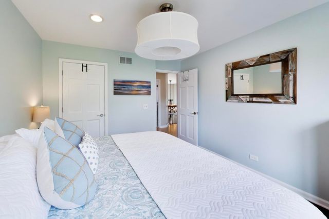 26W363 Torrey Pines Court, Winfield, IL 60190