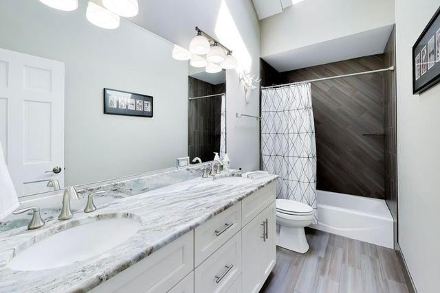 26W363 Torrey Pines Court, Winfield, IL 60190