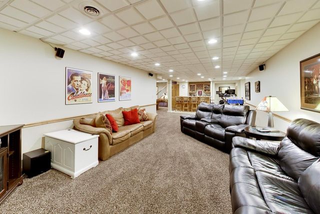 26W363 Torrey Pines Court, Winfield, IL 60190