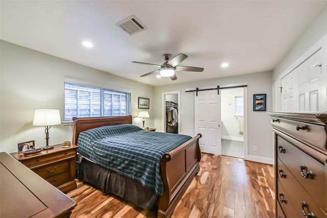 5731 Grape Street, Houston, TX 77096