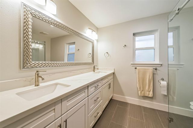 5731 Grape Street, Houston, TX 77096