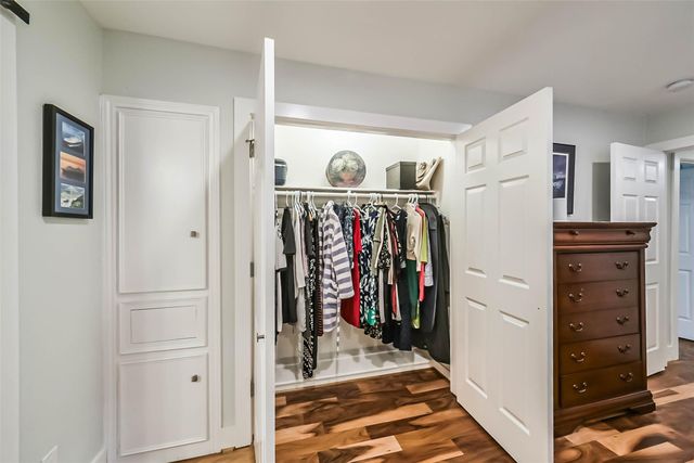 5731 Grape Street, Houston, TX 77096