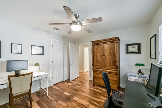 5731 Grape Street, Houston, TX 77096