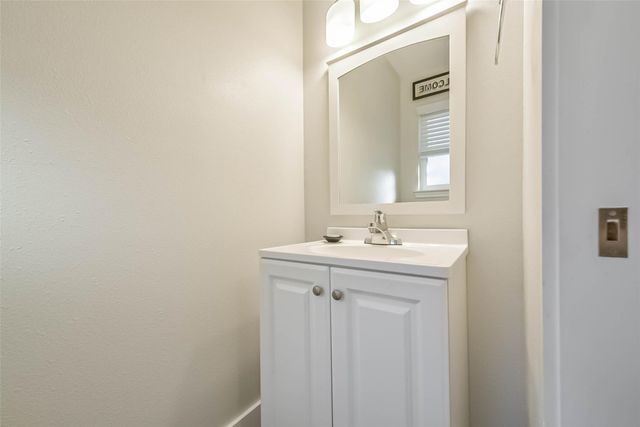 5731 Grape Street, Houston, TX 77096