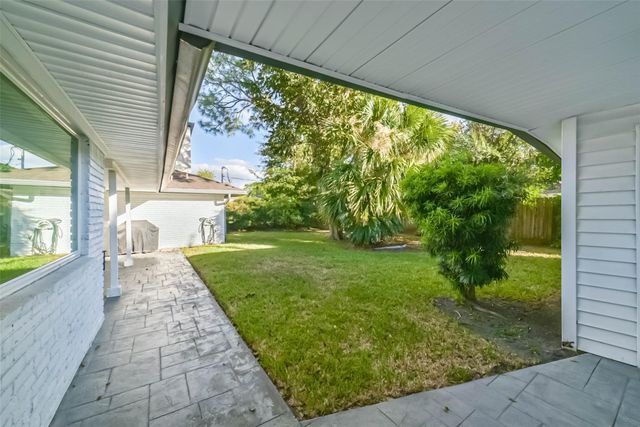 5731 Grape Street, Houston, TX 77096