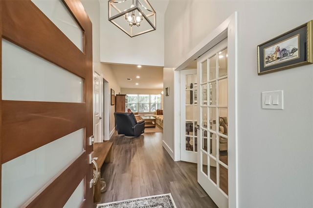 5731 Grape Street, Houston, TX 77096