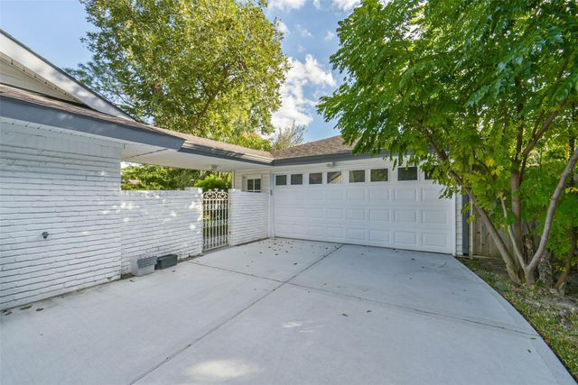 5731 Grape Street, Houston, TX 77096