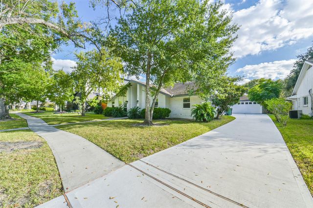 5731 Grape Street, Houston, TX 77096