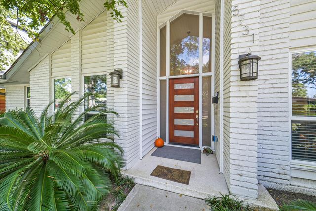5731 Grape Street, Houston, TX 77096