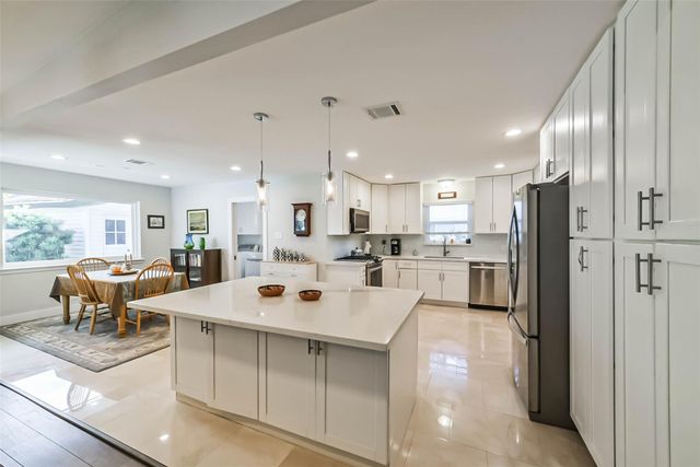 5731 Grape Street, Houston, TX 77096