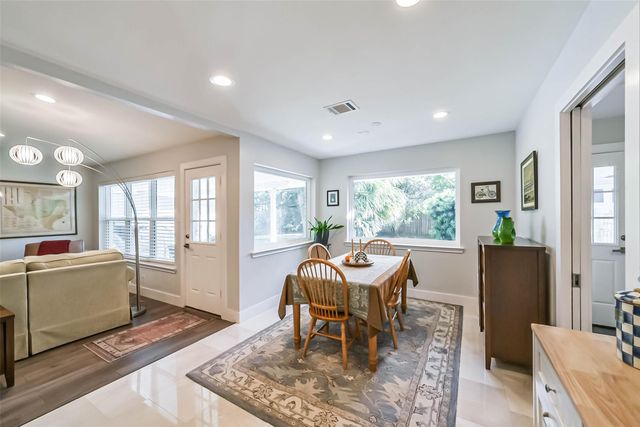 5731 Grape Street, Houston, TX 77096