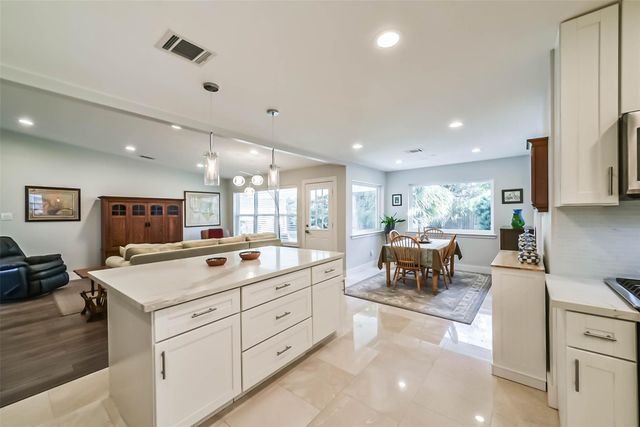 5731 Grape Street, Houston, TX 77096