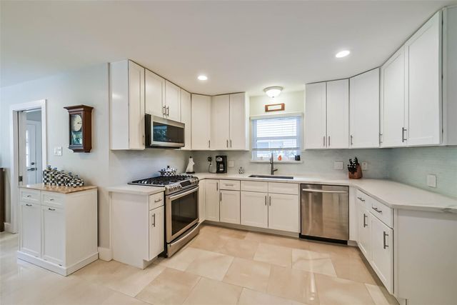 5731 Grape Street, Houston, TX 77096