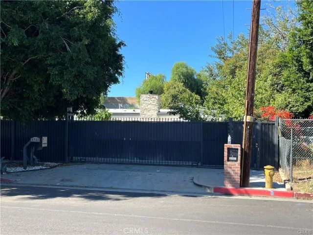 8561 orion av, North Hills, CA 91343