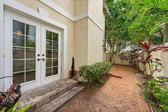 230 Park Avenue, Palm Beach, FL 33480