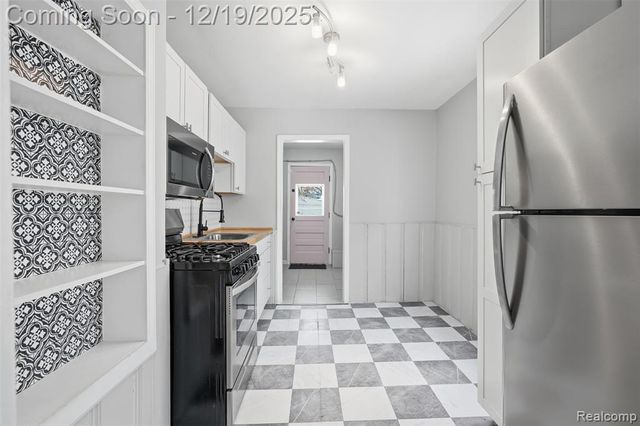 4654 Gloria Street, Wayne, MI 48184