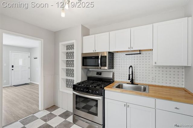 4654 Gloria Street, Wayne, MI 48184