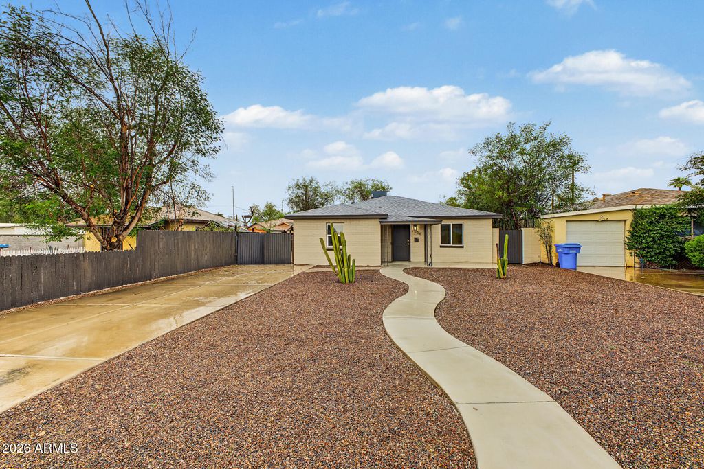 1006 E WELDON Avenue, Phoenix, AZ 85014 — photo 2