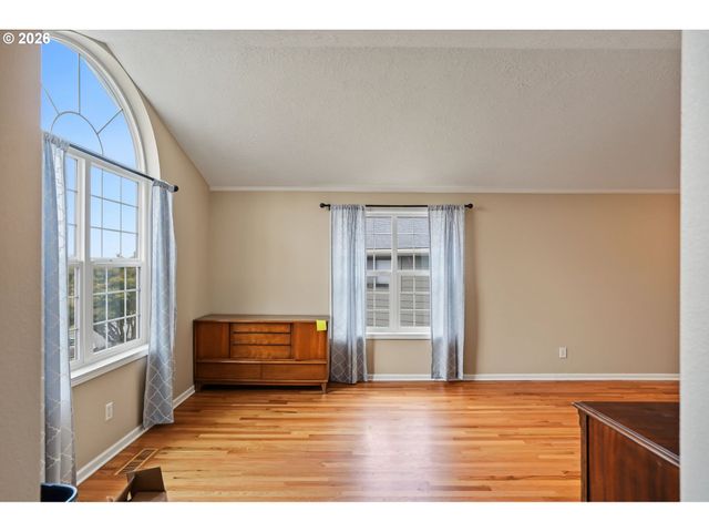 920 SUNMIST Ct, Salem, OR 97306