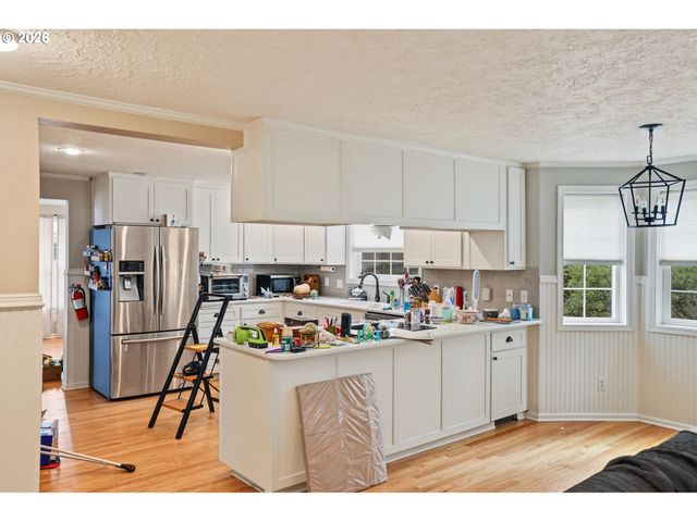 920 SUNMIST Ct, Salem, OR 97306