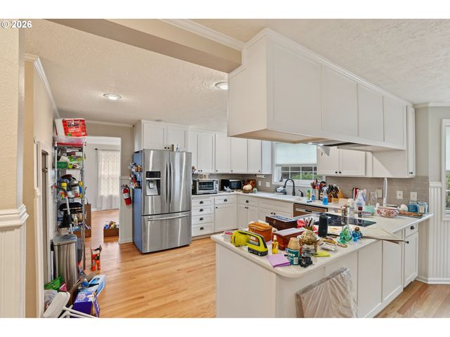920 SUNMIST Ct, Salem, OR 97306