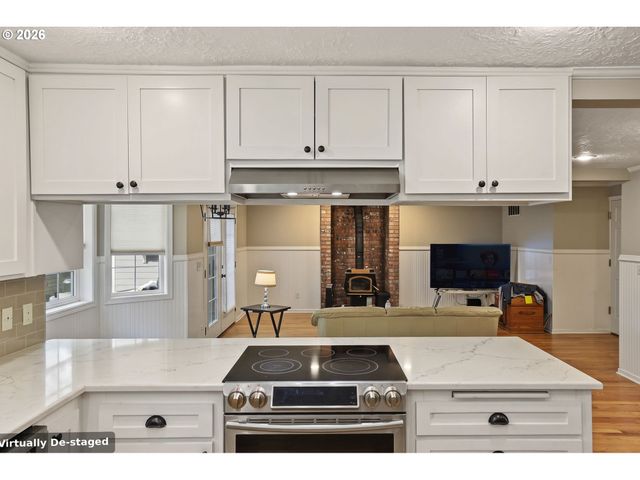 920 SUNMIST Ct, Salem, OR 97306