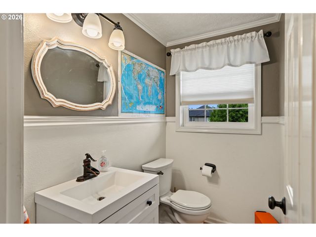 920 SUNMIST Ct, Salem, OR 97306