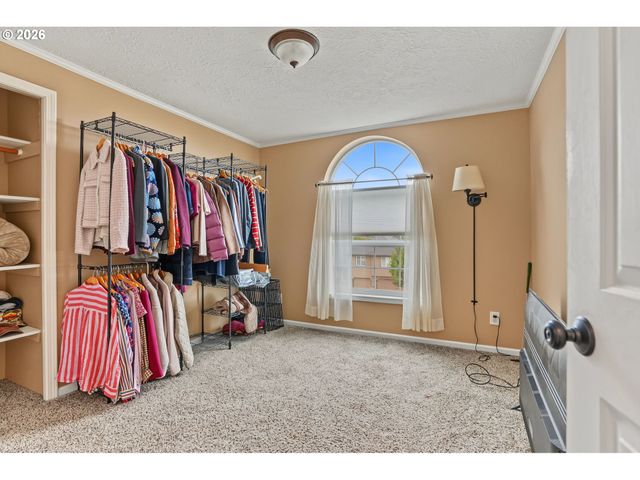 920 SUNMIST Ct, Salem, OR 97306