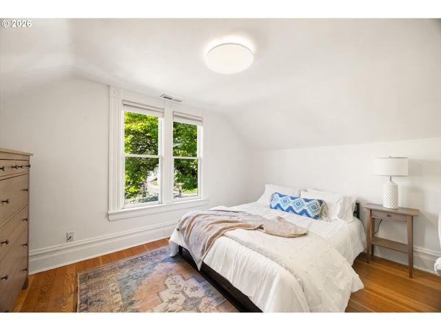 1516 Se PERSHING St, Portland, OR 97202