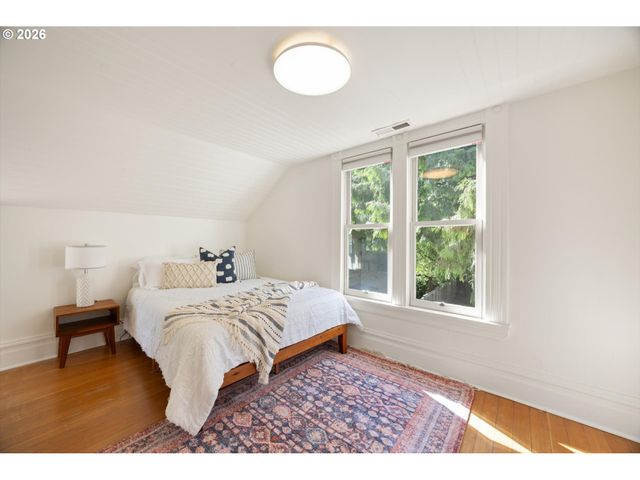 1516 Se PERSHING St, Portland, OR 97202