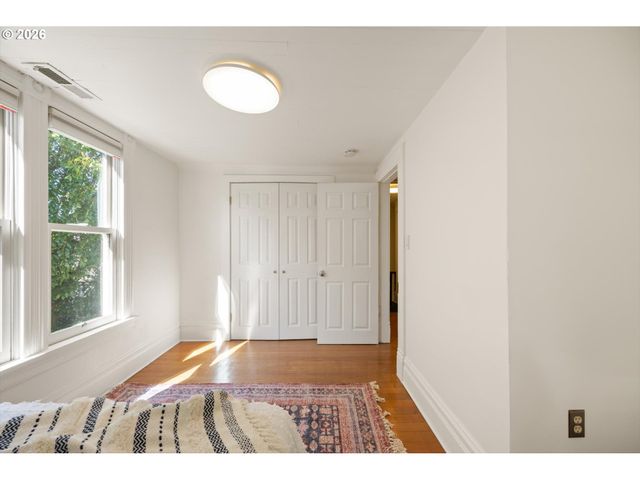 1516 Se PERSHING St, Portland, OR 97202