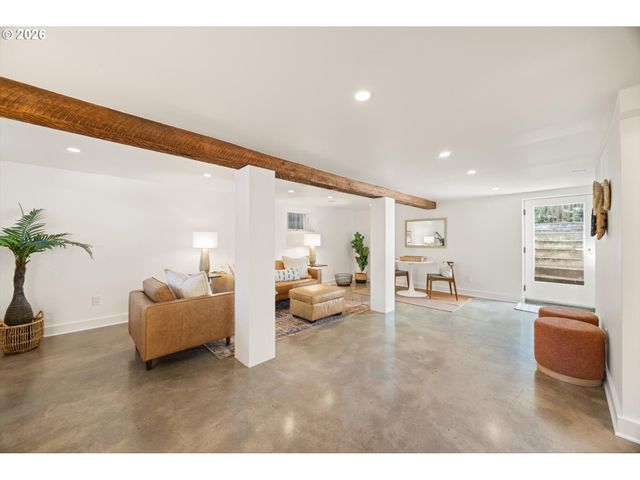 1516 Se PERSHING St, Portland, OR 97202