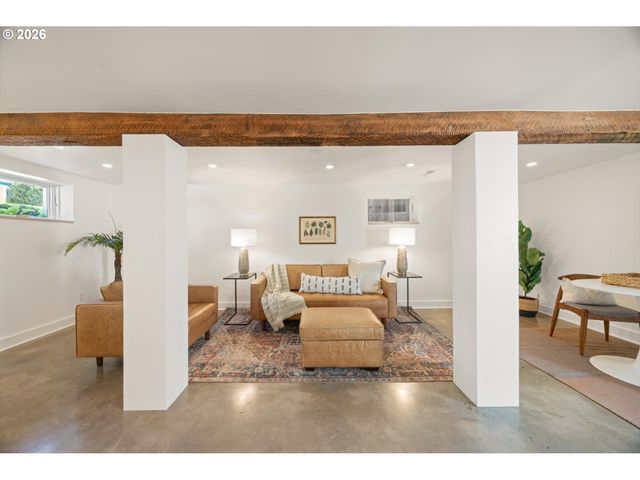 1516 Se PERSHING St, Portland, OR 97202